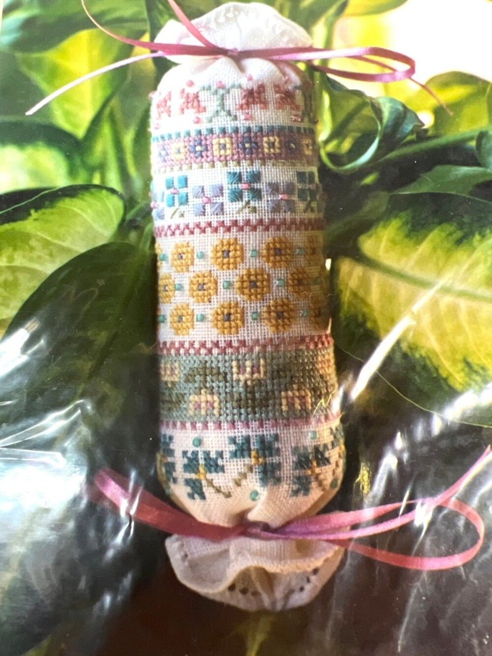 RARE Country French Needle Roll Cross Stitch Pattern Pattern By M Designs NR#10